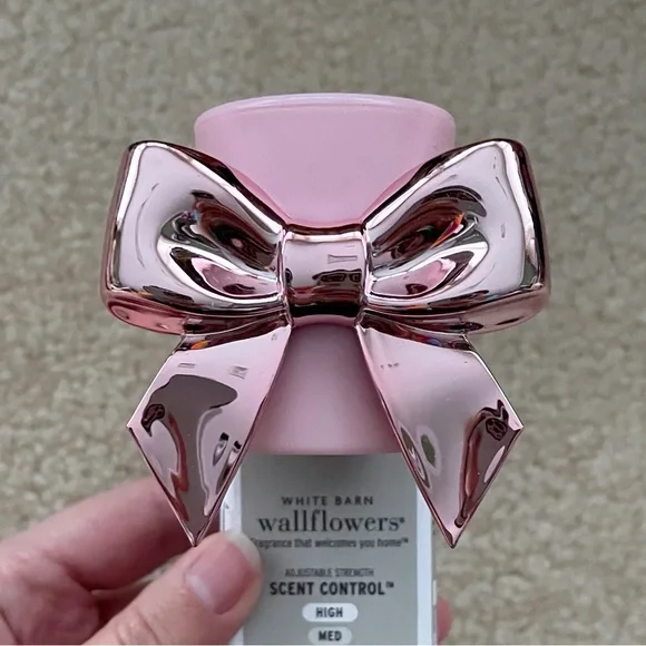 Bath & Body Works Pink Bow Scent Control Wallflower Plug - Picture 3 of 15